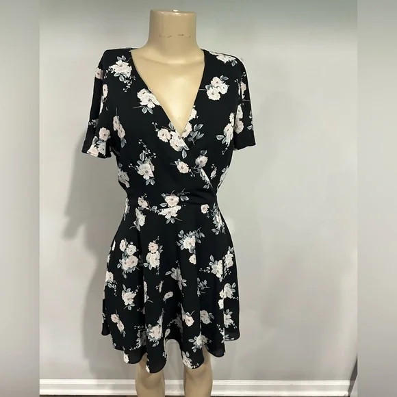 Express Dress size Medium women Sundress floral black - Picture 1 of 3